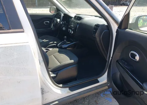 2015 Kia Soul ! from USA, damaged, VIN KNDJX3A55F7125300